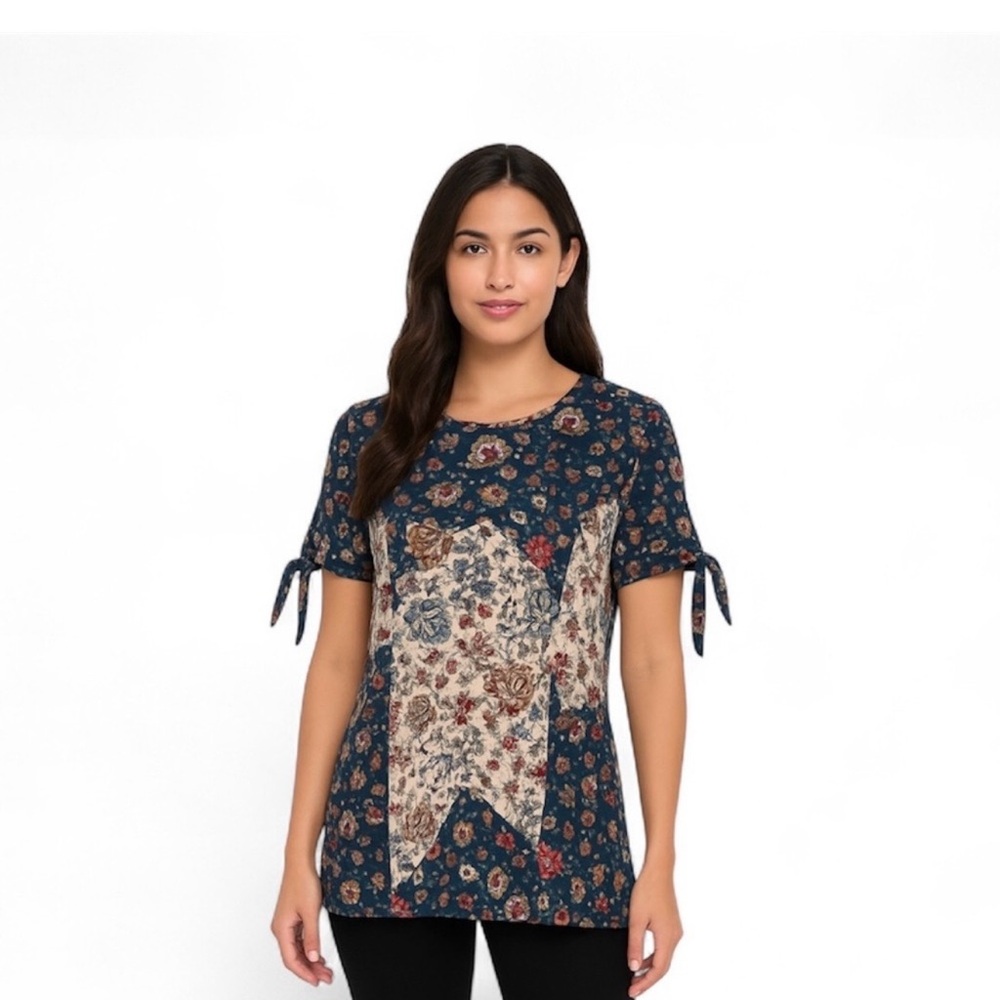 Westport Women's Top, PL. Short Sleeves Split Ties Floral Multicolor.
Soft
